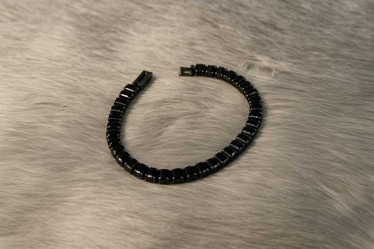 AM-1123 - Black Bracelet