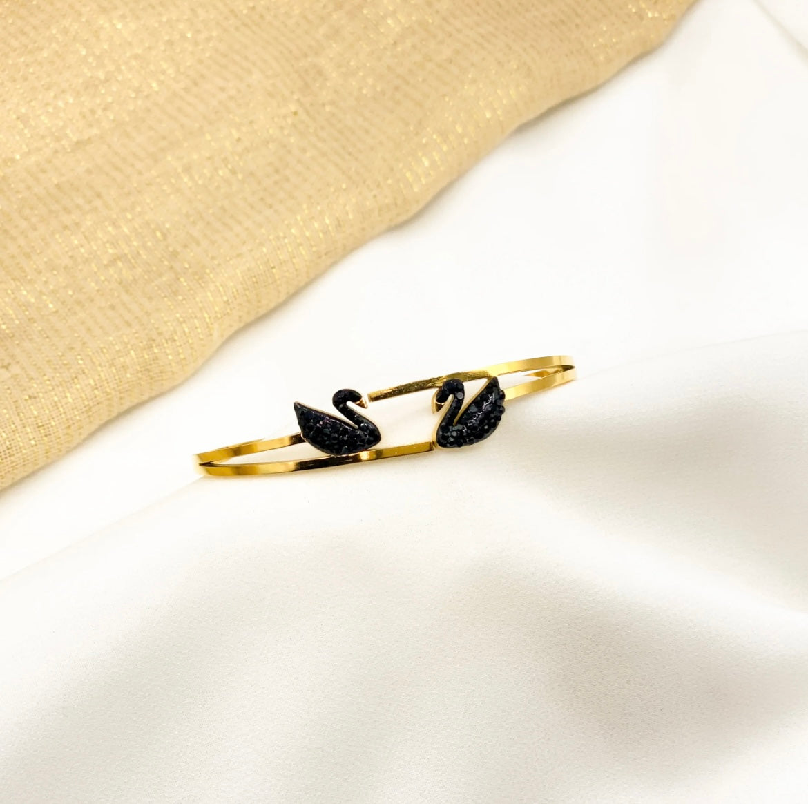 AM-1152 -Black Swan Stainless Steel Bracelet