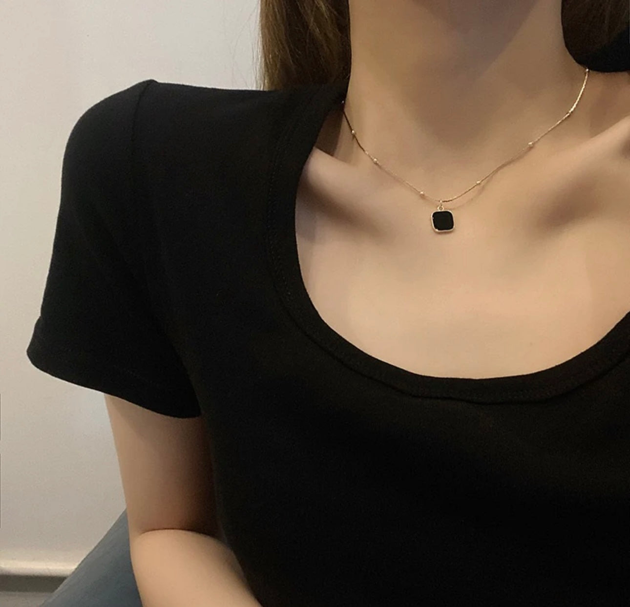 AM-1129 - Black Charm Minimal Necklace