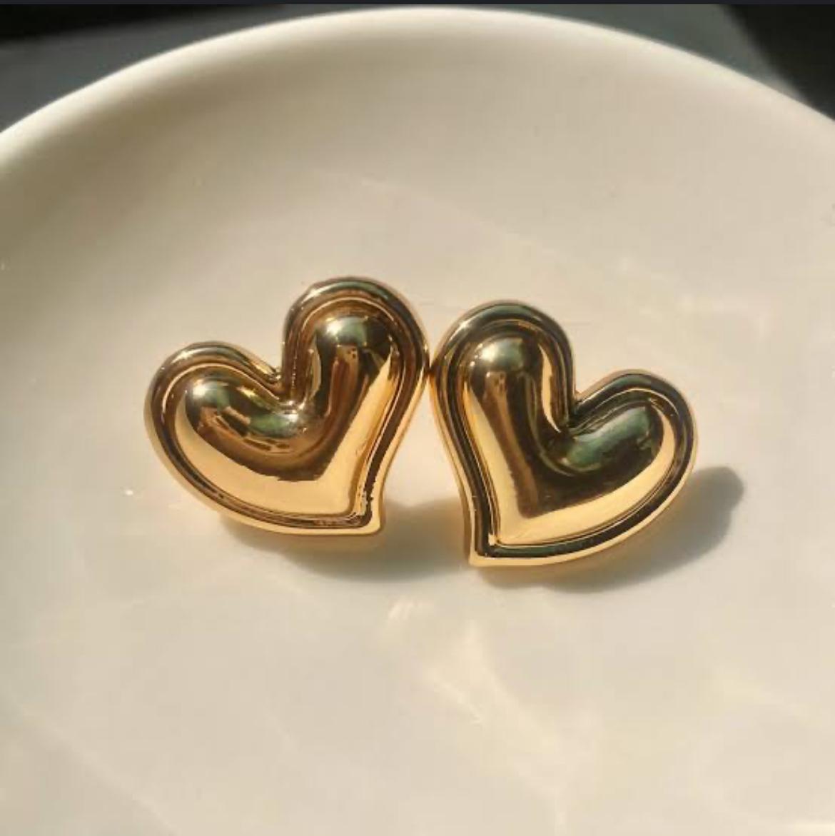 AM-1105- Heart Shape Metal Earrings